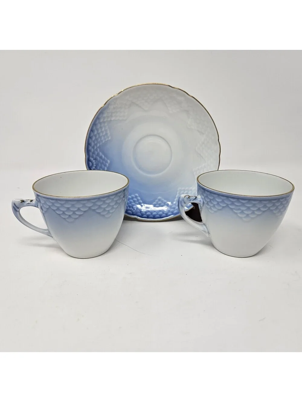 Bing & Grondahl Copenhagen 2 Seagull Gold Rim Cups 463 and 1 Saucer 108B